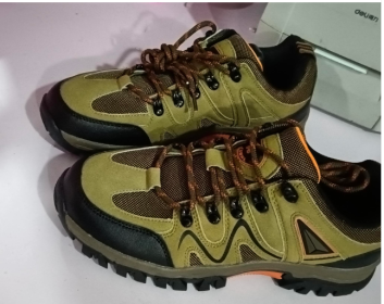 Outdoor Hiking Waterproof Non-slip Low-cut Hiking Shoes (Option: Khaki-43)